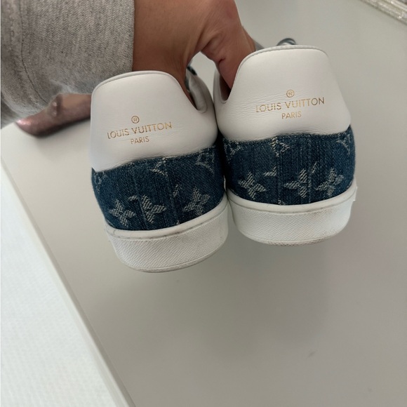 ‼️Authentic men's Louis Vuitton sneakers size 8‼️ - Picture 5 of 6